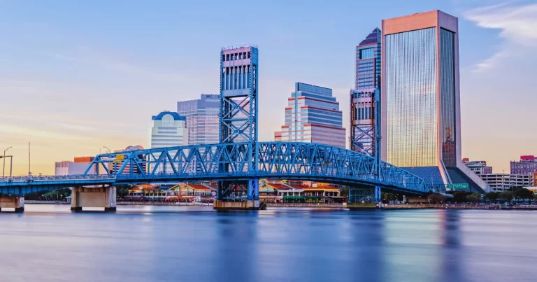DSCR Loans Tampa: Investor Financing for Clearwater Beach, MacDill & Tampa Bay