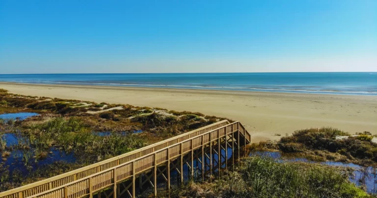 DSCR Loans Bald Head Island: Investor Financing for Luxury Beach STR, Old Baldy, Southport, Oak Island & Real Estate Investors