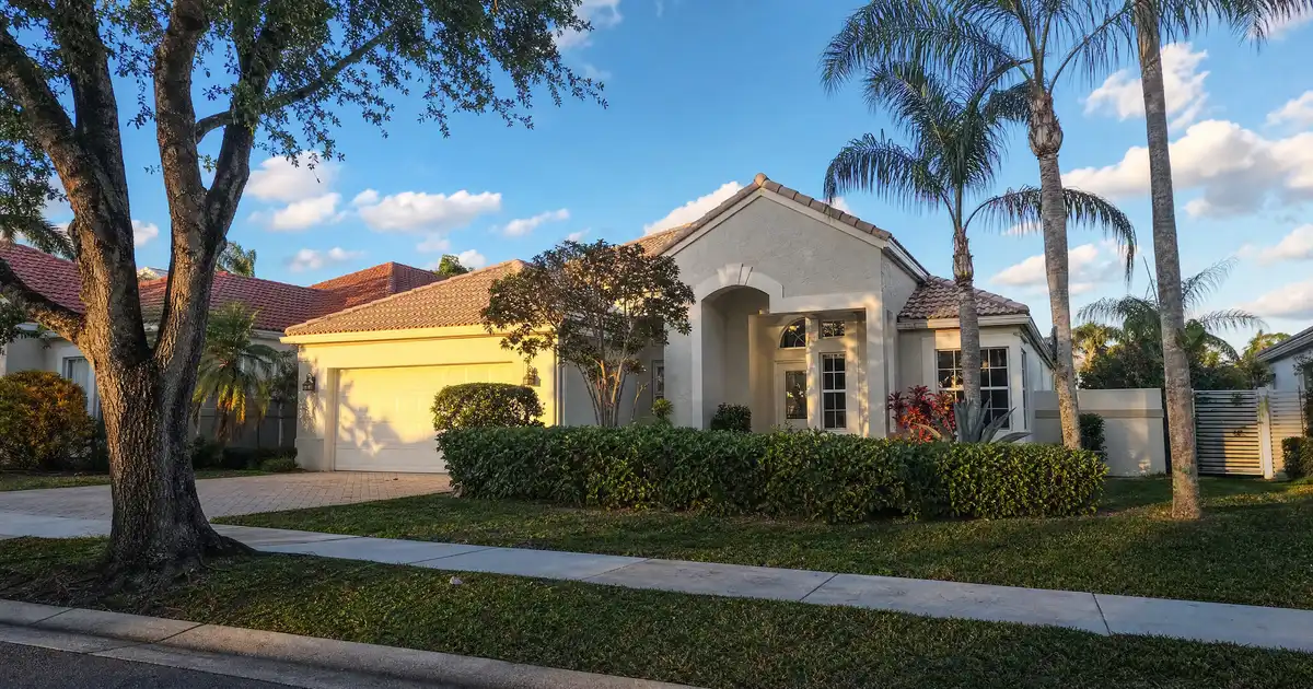 Boca Raton, Florida bank statement loans — qualify on twelve months of deposits, not tax returns.