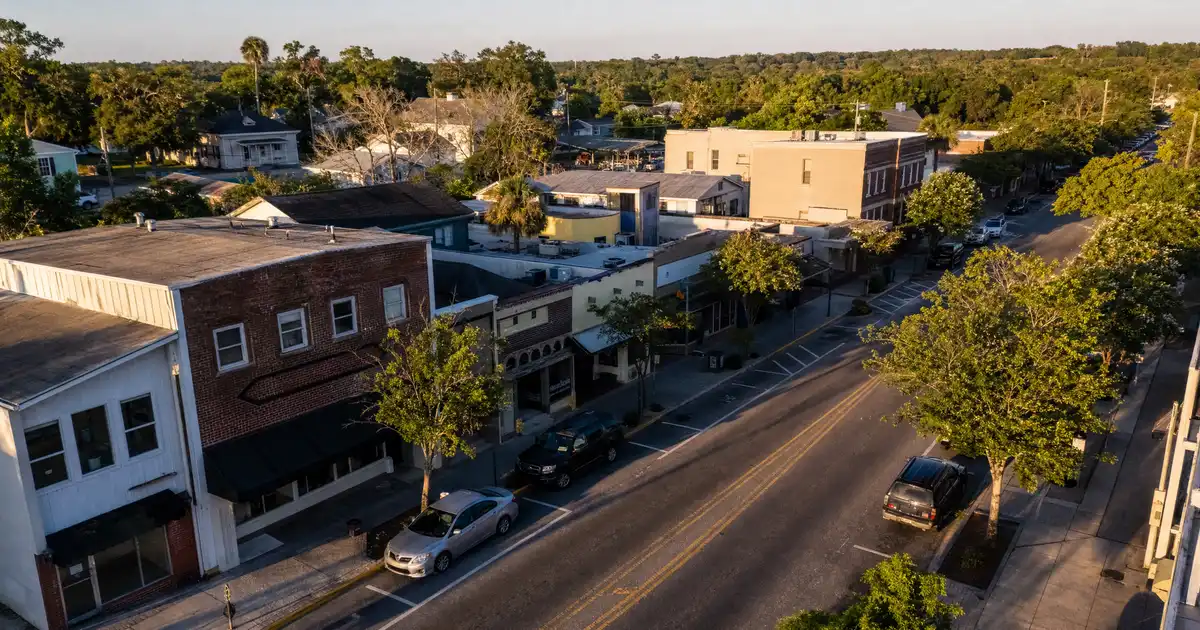 DeLand, Florida DSCR loans — qualify on the property’s rental income, not personal income.
