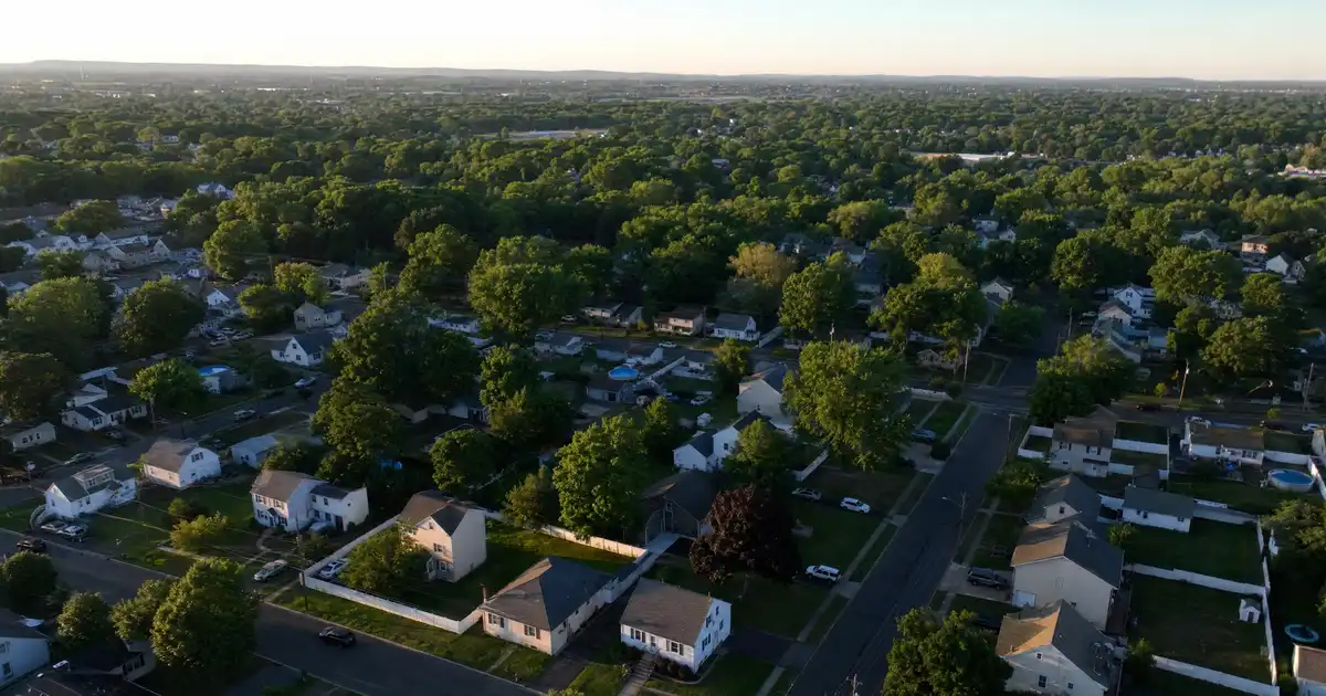 East Hartford, Connecticut DSCR loans — qualify on the property’s rental income, not personal income.