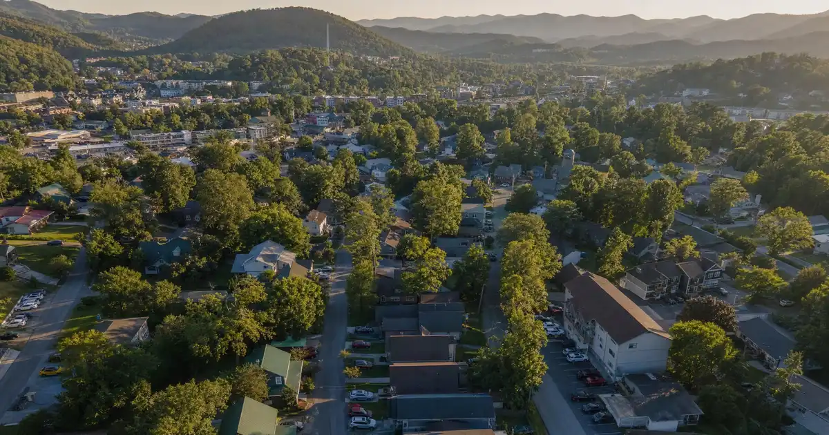 Gatlinburg, Tennessee DSCR loans — qualify on the property’s rental income, not personal income.
