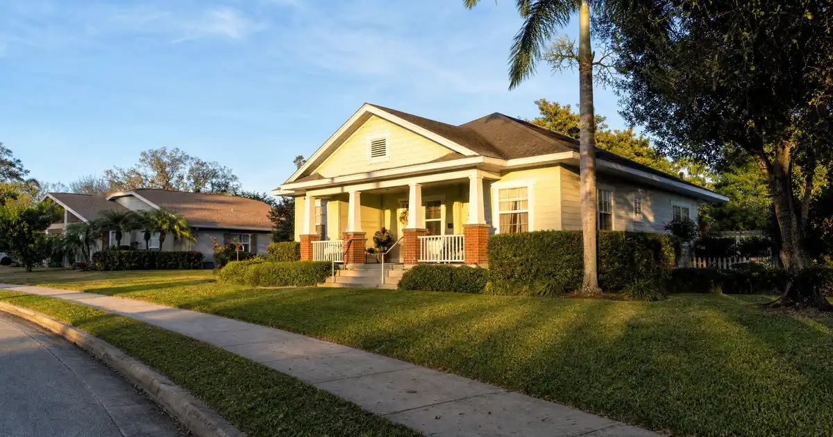 Sebring, Florida bank statement loans — qualify on twelve months of deposits, not tax returns.