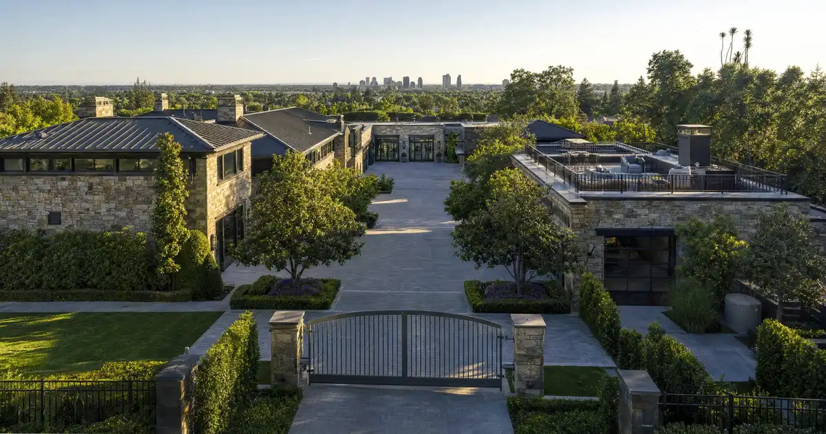 Super jumbo DSCR loans in Elk Grove, California