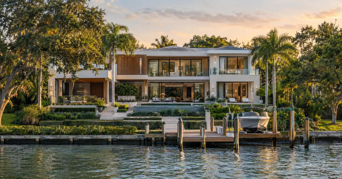 How A Luxury Short-term Rental DSCR Loan Counts Reserves By Loan Size?