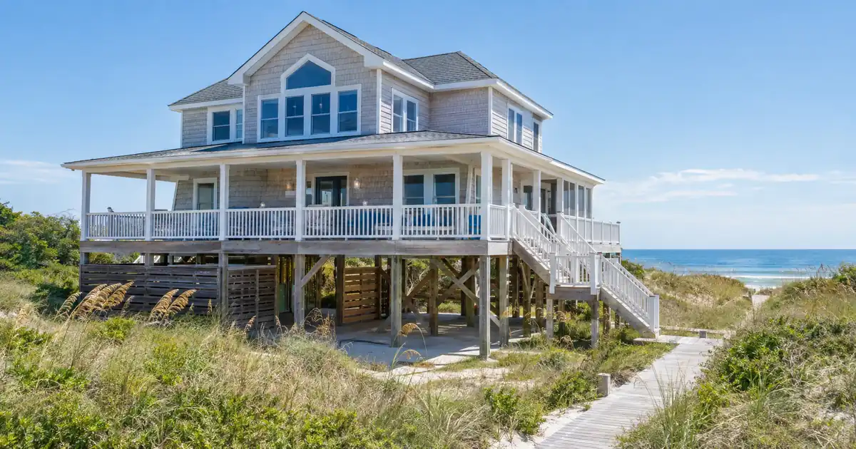 How A DSCR Loan Reads A Beach House File When Income Is Equity-based?