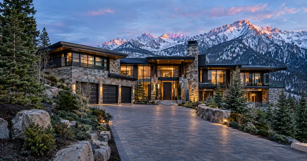 How A Blanket DSCR Loan Weighs A Below-market Lease Against Market Rent?