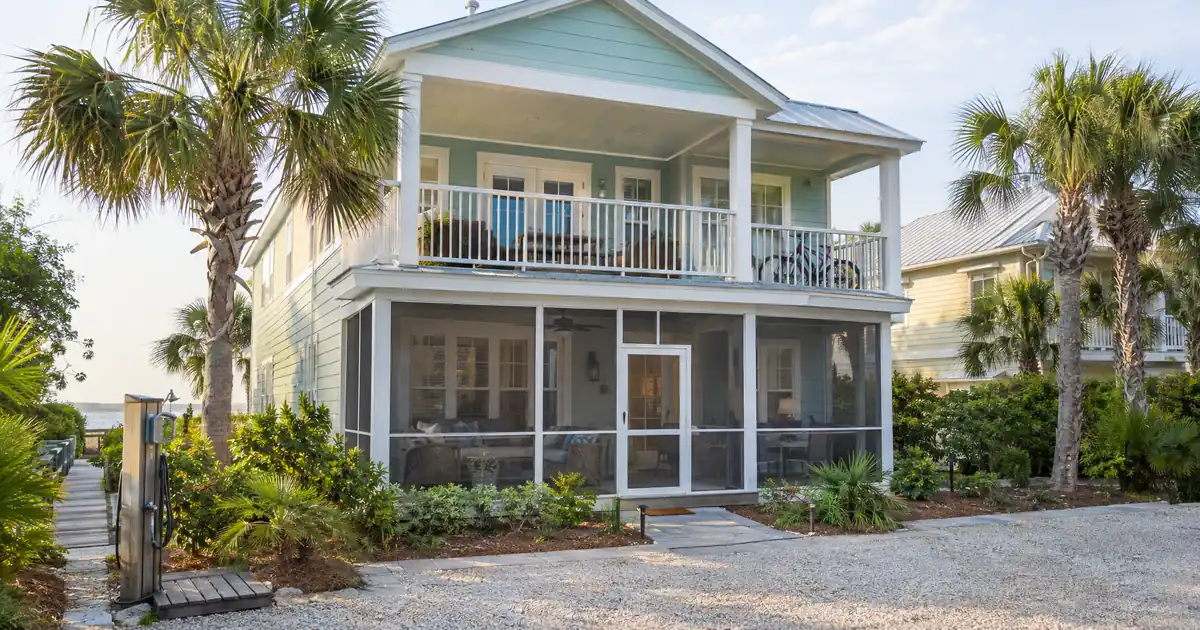 What HOA Dues And Insurance Do To A Vacation Rental DSCR Loan?