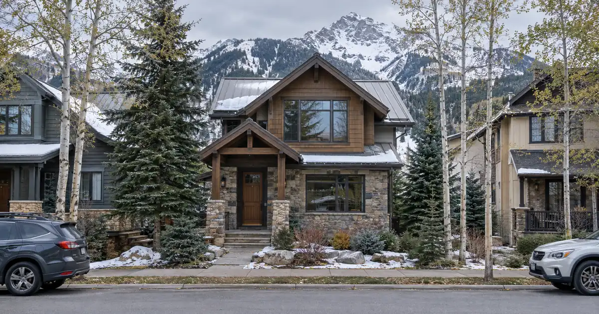 DSCR Cash Out Refinance in Aspen, Colorado: The 2026 DSCR Financing Guide to the West End