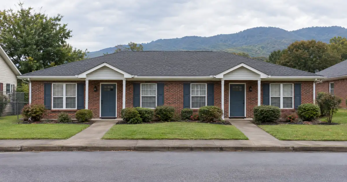 Cash Out Refinance Investment Property in Lawrenceburg, Tennessee: The 2026 DSCR Guide to Locust Avenue