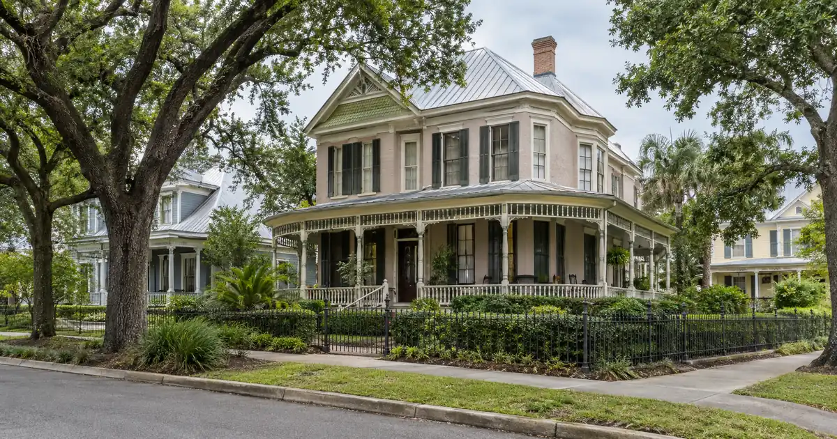 Cash Out Refinance Investment Property in Galveston, Texas: The 2026 DSCR Financing Guide to The Strand