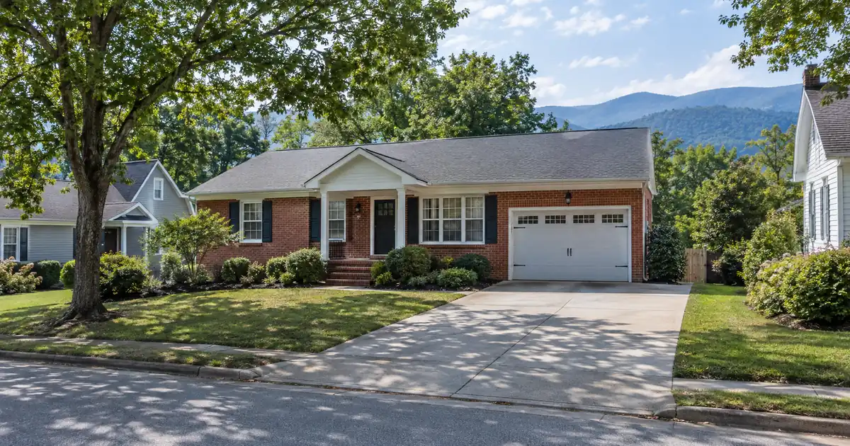 DSCR Cash Out Refinance in Brevard, North Carolina: How Much Equity Investors Can Pull in Brevard