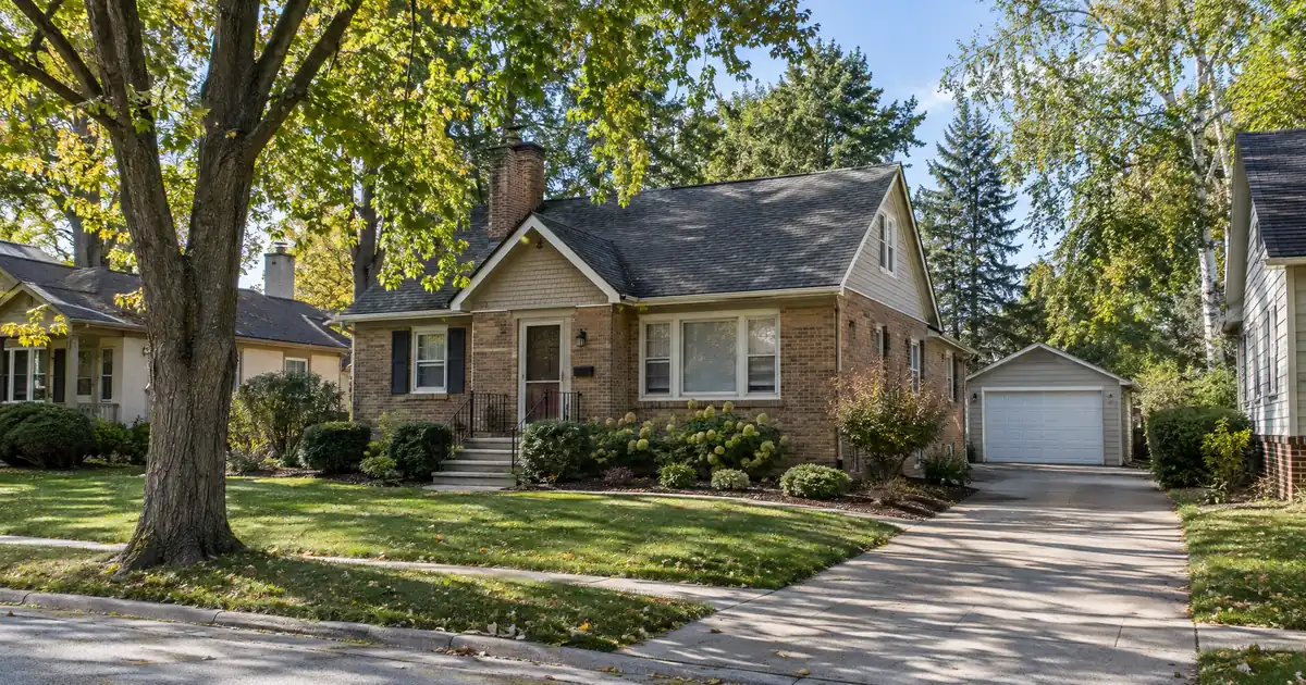 DSCR Cash Out Refinance in Lake Geneva, Wisconsin: The 2026 DSCR Refi Guide to Geneva Street
