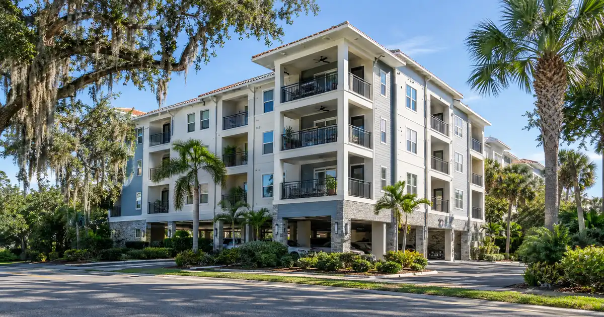 DSCR Cash Out Refinance in Edgewater, Florida: How Duplex Rent Math Clears at 75% LTV