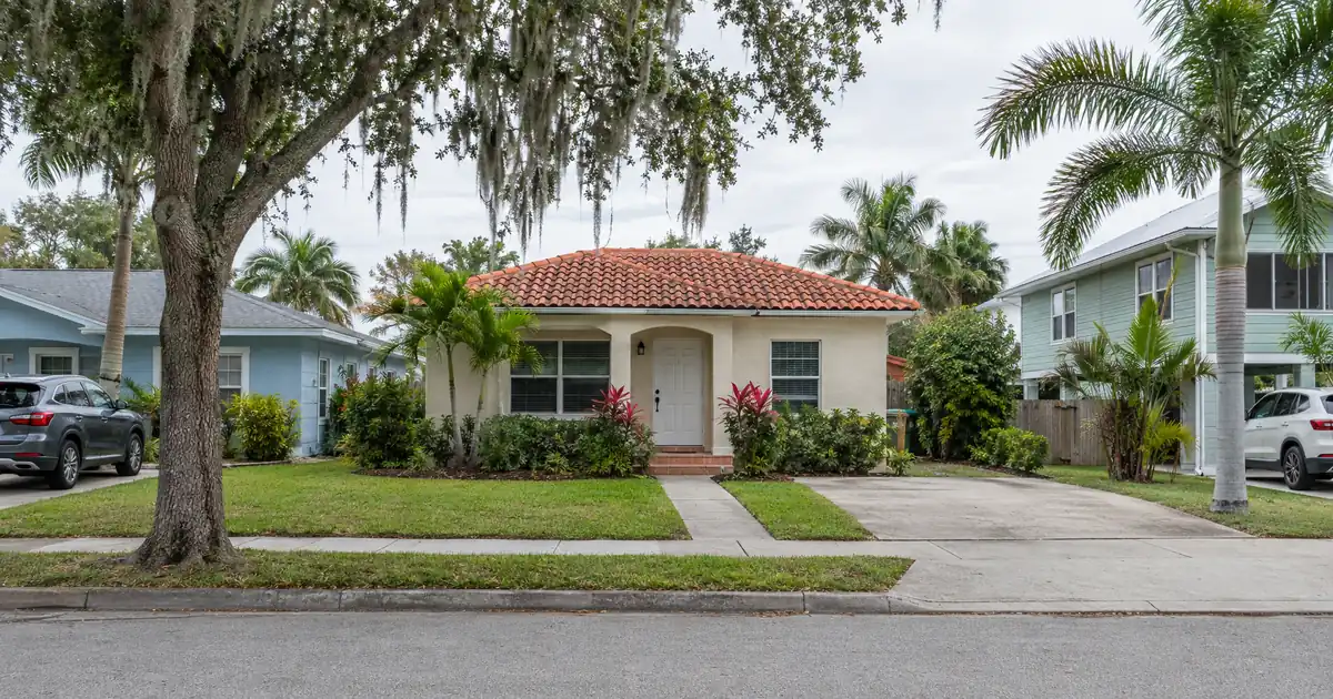 DSCR Cash Out Refinance in Fort Myers, Florida: Equity Extraction in a Soft Rent Market