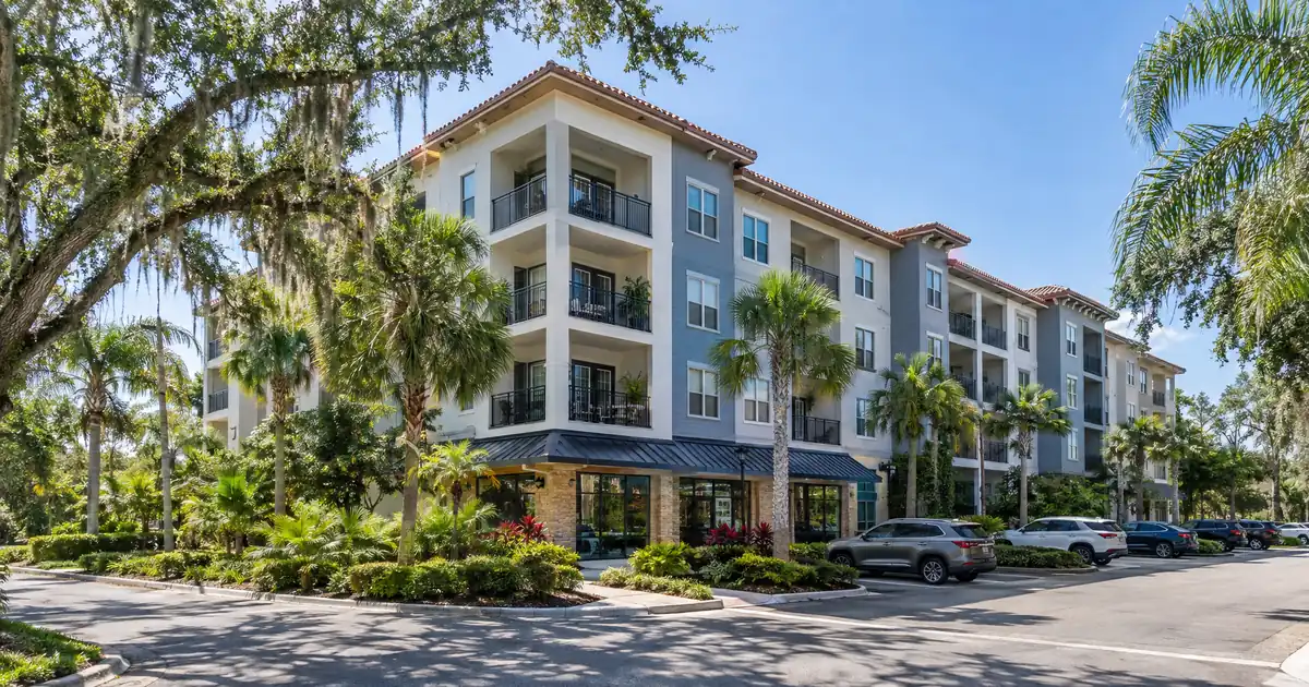 DSCR Cash Out Refinance in Leesburg, Florida: How Rent Math Clears at 75% LTV in Leesburg