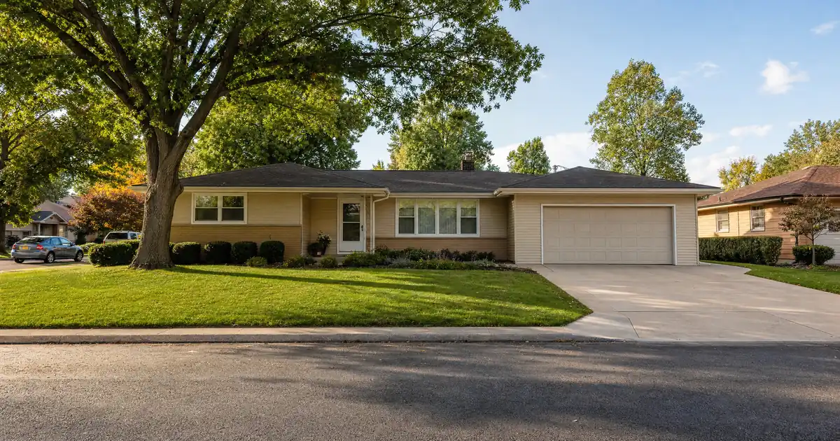Can a Primary HELOC Be Deducted From Rental Income?
