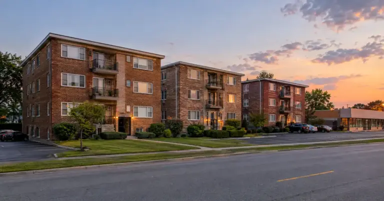 Blanket DSCR Loans In Illinois: How Multi-property Investors Qualify