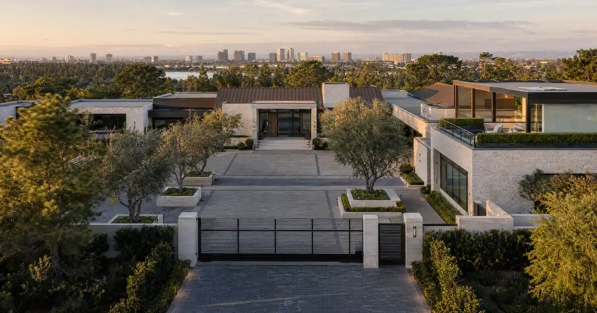 Super jumbo DSCR loans in Irvine, California