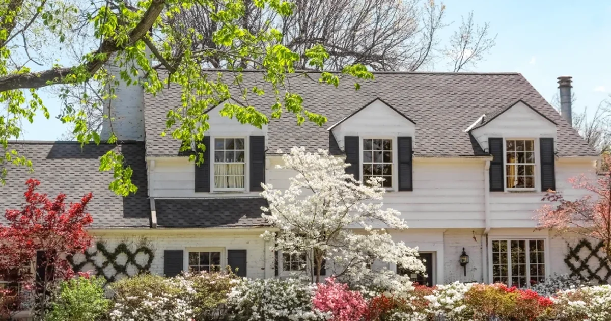 Is Spring the Right Time to List Your Home? Here’s What to Consider