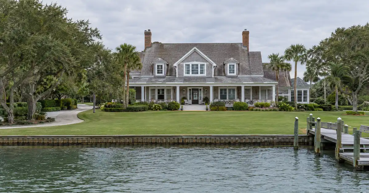 Jumbo cash-out refinance in Bradenton, Florida — equity above the conforming limit into cash