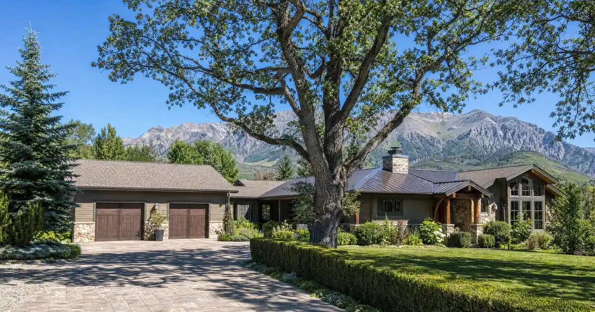 Cash-out refinance in Crested Butte, Colorado — home equity into cash