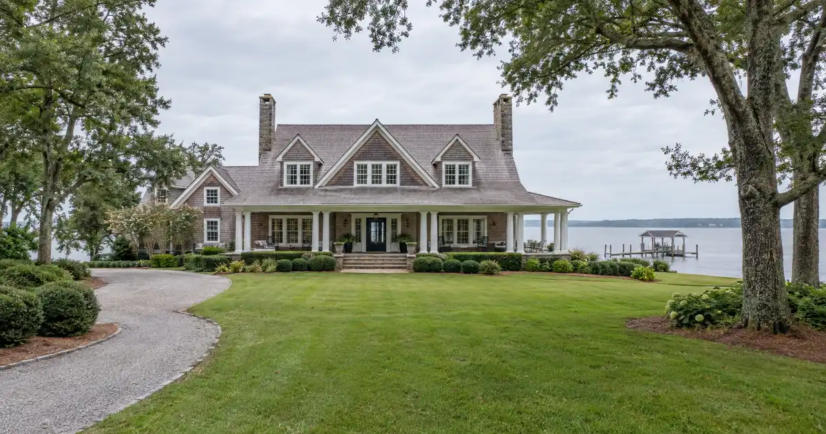 Jumbo cash-out refinance in Daphne, Alabama — equity above the conforming limit into cash