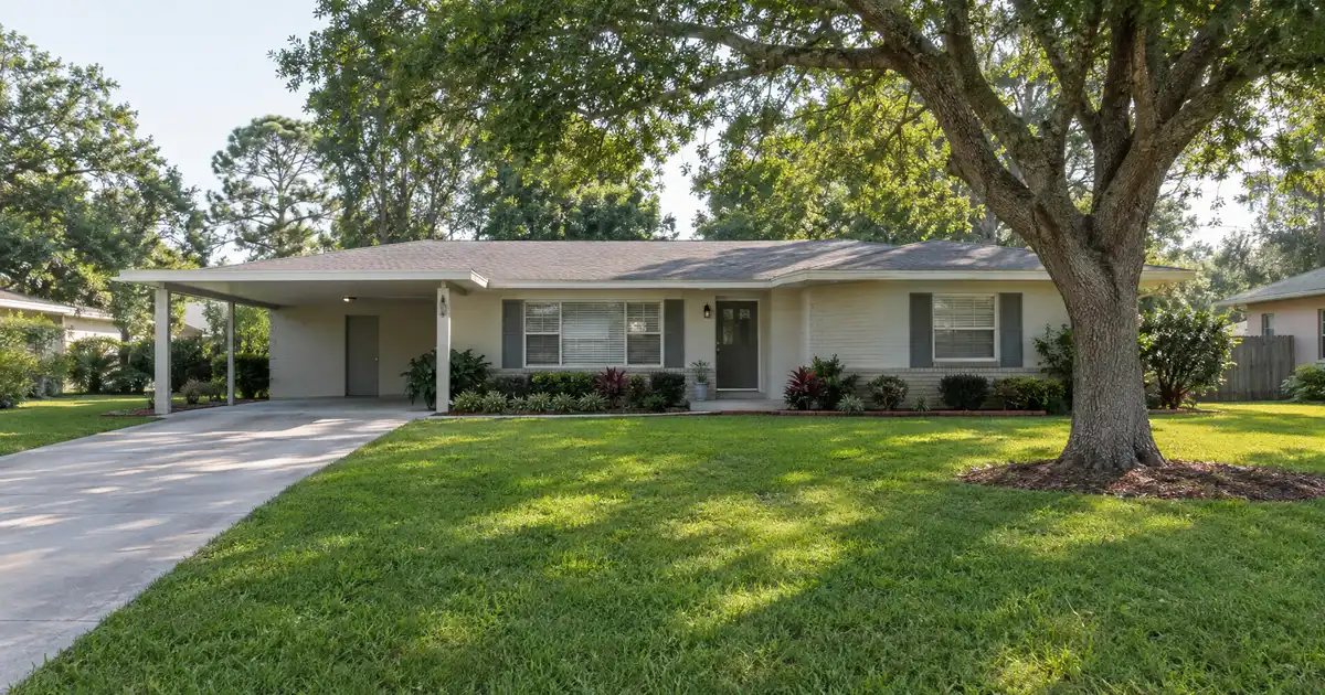Conventional loans in Deltona, Florida — conforming mortgage with a low down payment
