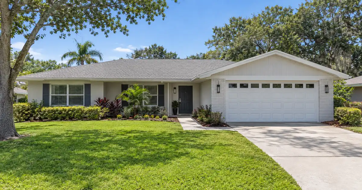 Mortgage refinance in Deltona, Florida — a better loan on the same home