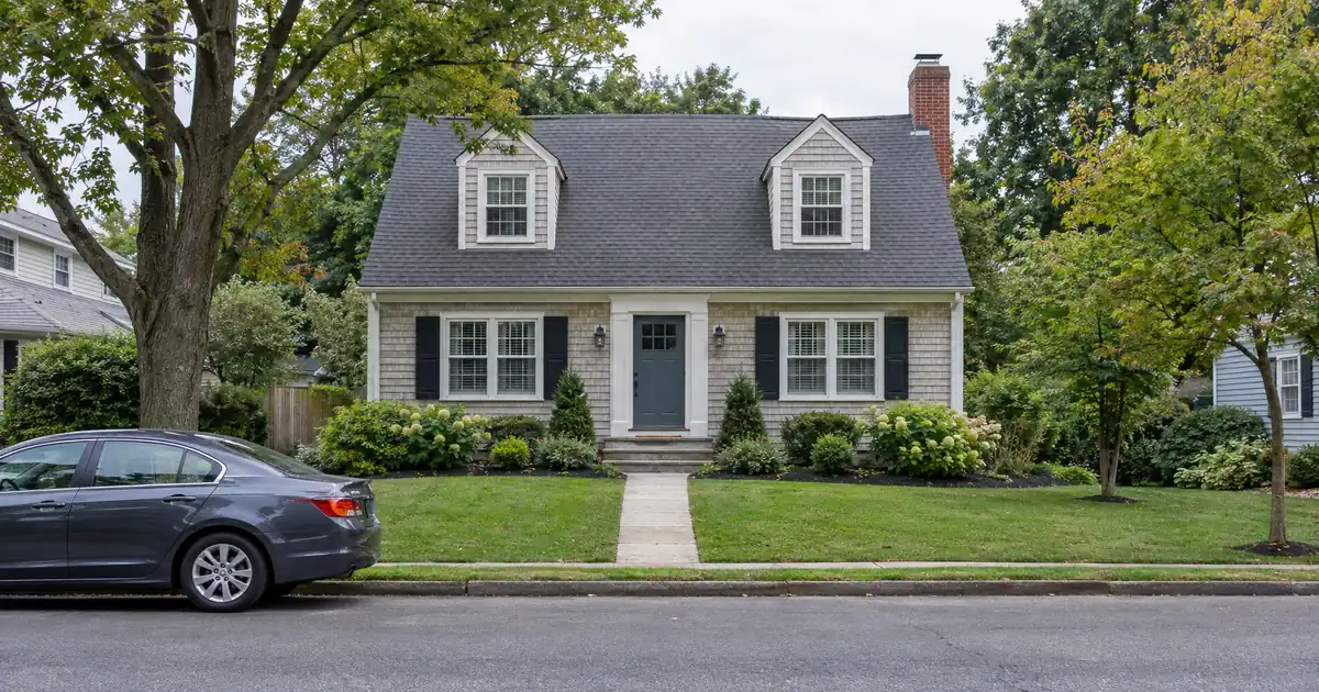 Is a First-Lien HELOC on a Rental Different From a Second Mortgage?