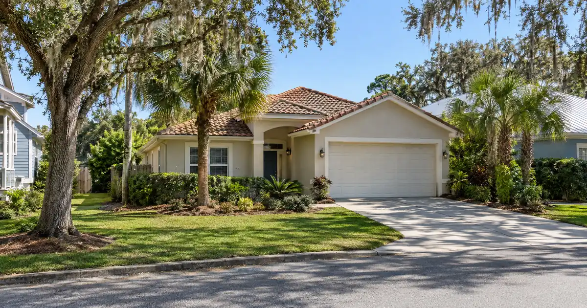 DSCR Cash Out Refinance in Pensacola, Florida: The 2026 DSCR Financing Guide to East Hill Rentals