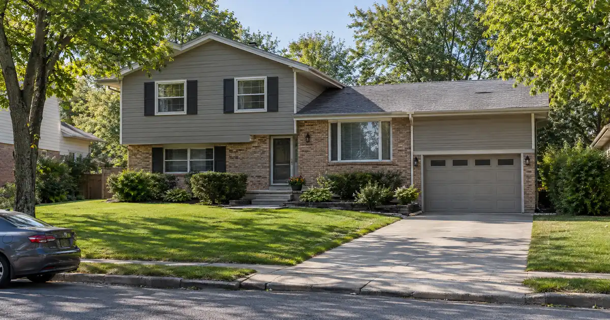 Should a Lock-in Landlord Skip a Cash-Out Refinance for a HELOC?