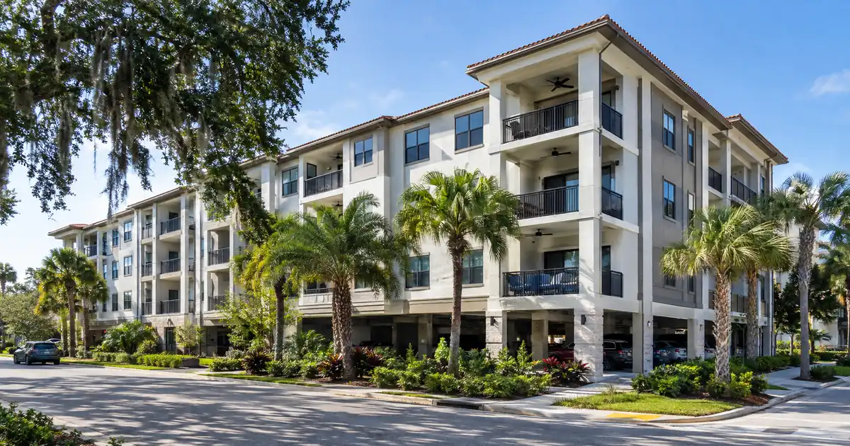 How Florida Adds Closing Costs to a Bank Statement HELOC