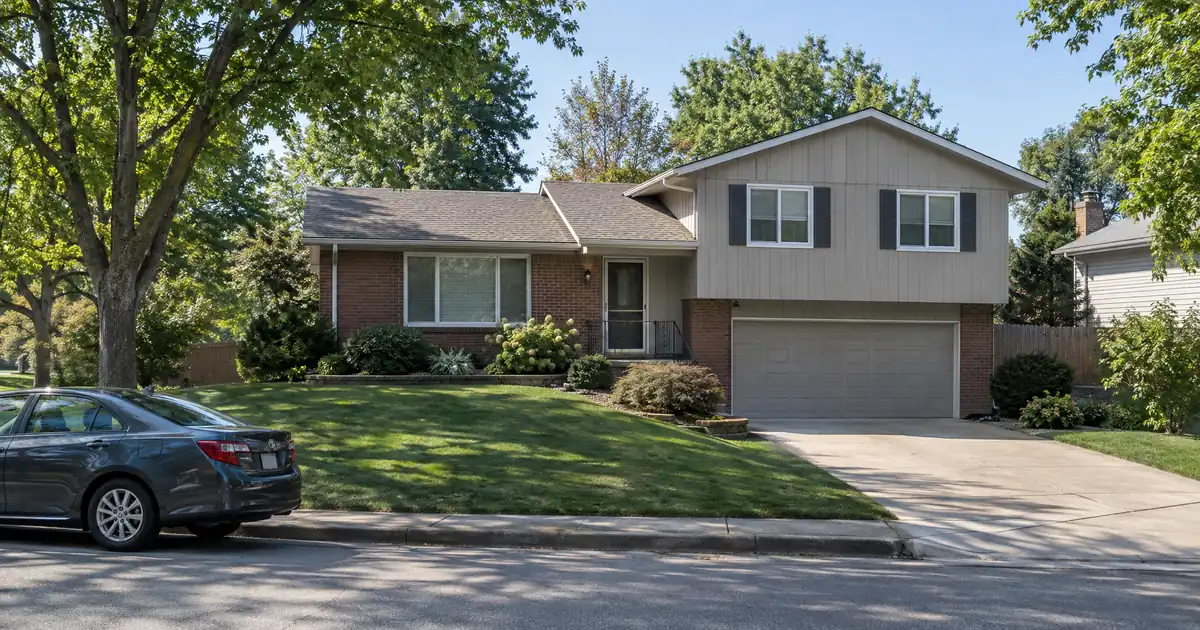 Can NSF Items Stop a HELOC for a Self-Employed Owner With a Paid-Off Home?