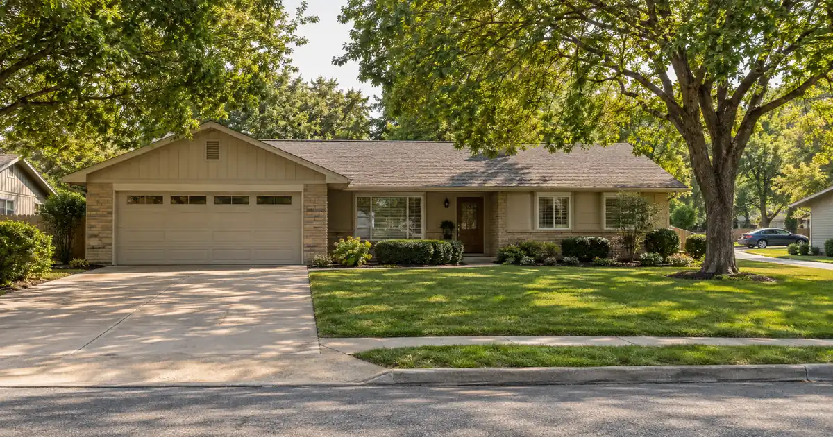 How a Bridge HELOC Affects Scores While Your Home Sells