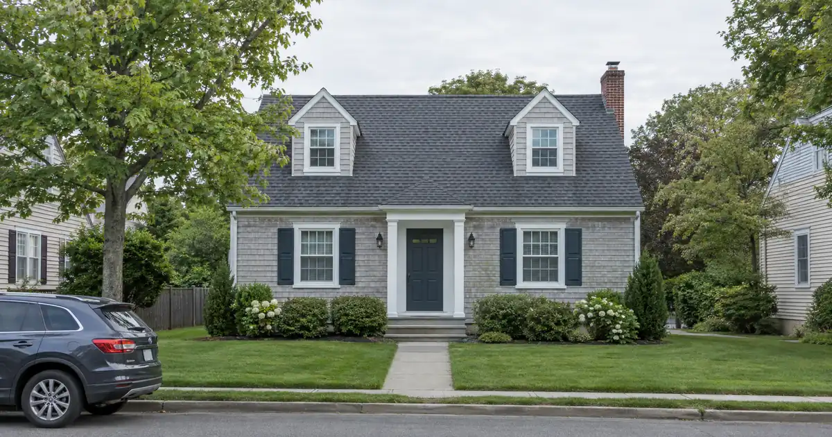 How a VA Funding Fee Weighs Against a HELOC on a Paid-Off Home