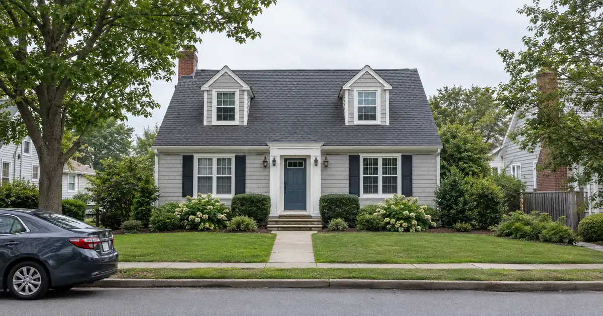 Can a Move-Up Buyer Pay Off a HELOC in a Conventional Loan Refinance?