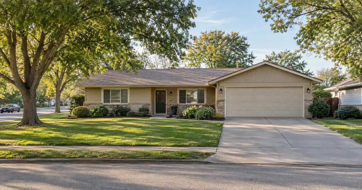 HELOC Requirements Behind an Adjustable First Mortgage on a Primary Home