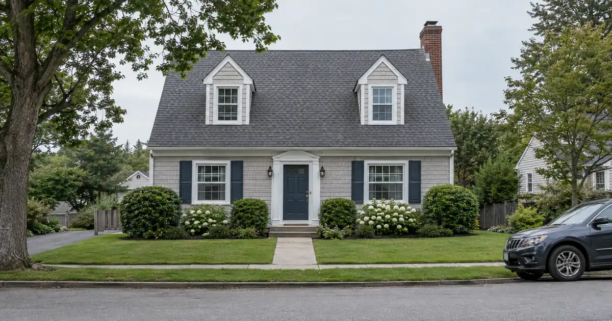 Is a HELOC for a Short-Term Cash Need Better Than Refinancing?