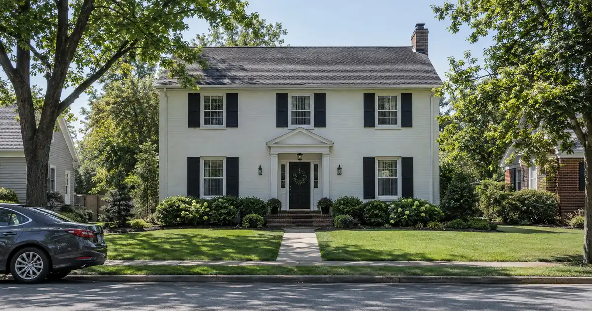 HELOC Requirements for a Home With a Solar Lien or HOA Suit