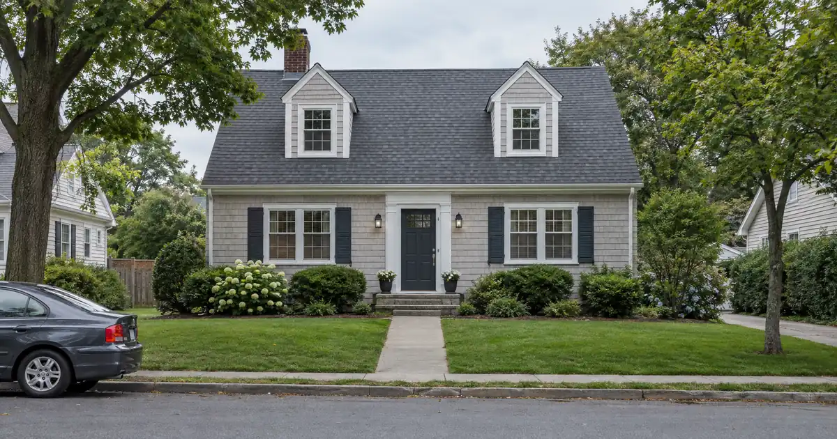 How to Keep a HELOC Open Through a Refinance While Bridging Homes