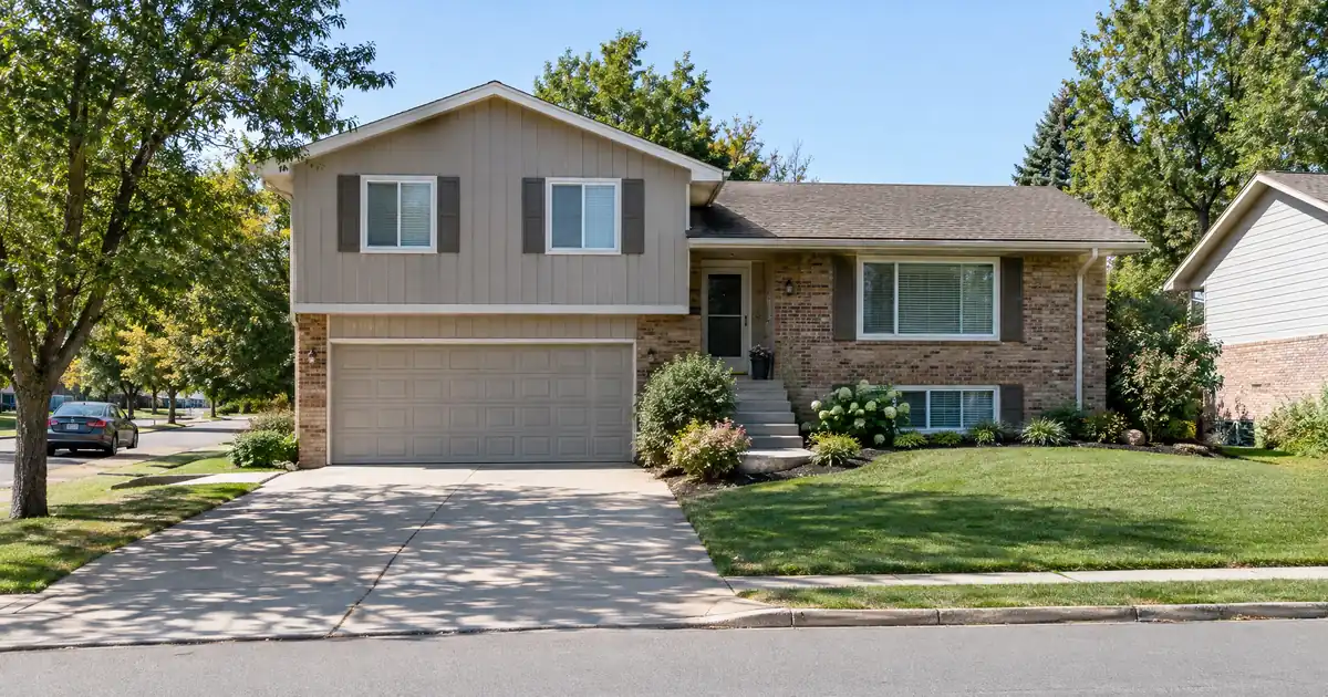 DSCR vs Conventional Cash-Out for a Semi-Retired Landlord Without a W-2