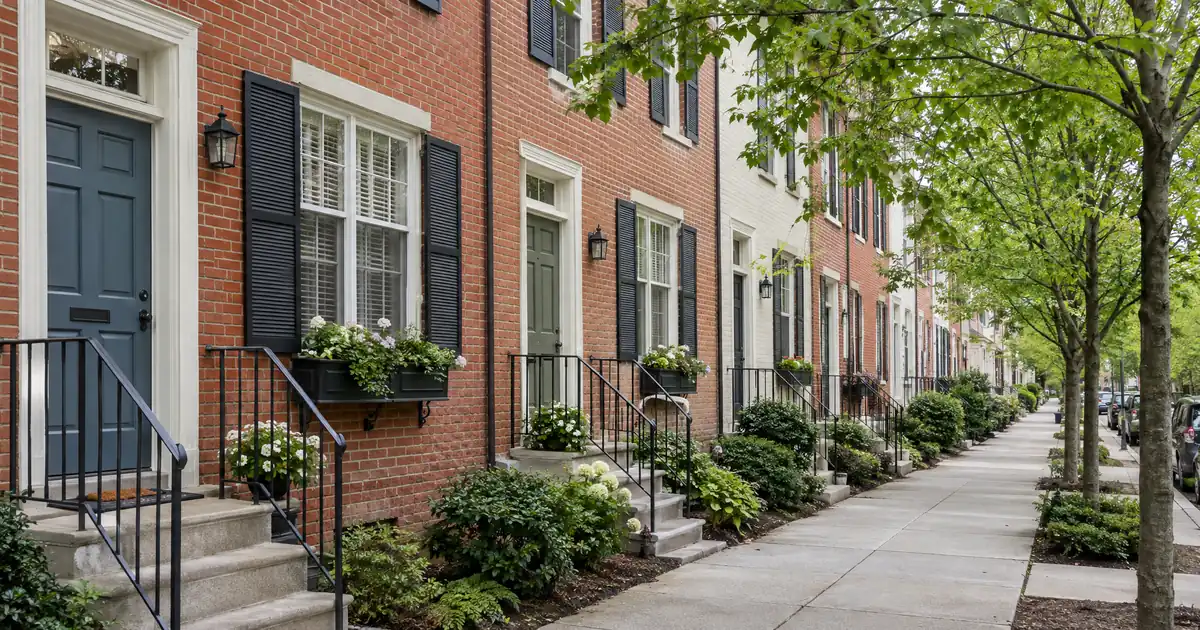 Should FHA Homeowners Use a Conventional Cash-Out Refinance for Debt?