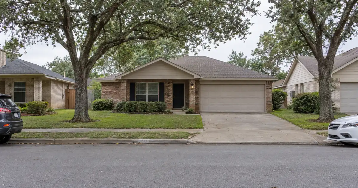 Texas Cash-Out Refinance vs HELOC for Paying Off Credit Card Debt