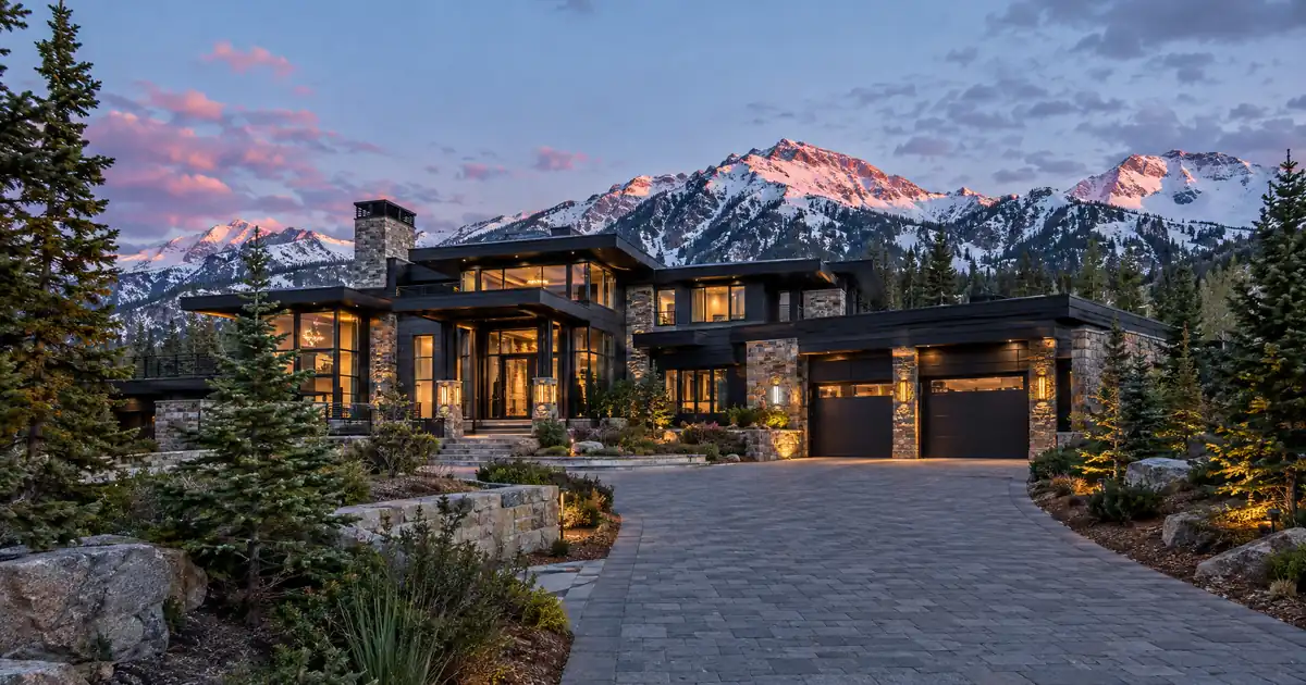 Bank vs Broker Jumbo Cash-Out for a Homeowner With RSUs