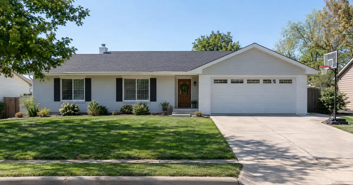 FHA Cash-Out Requirements for a Conventional Borrower With Tight DTI