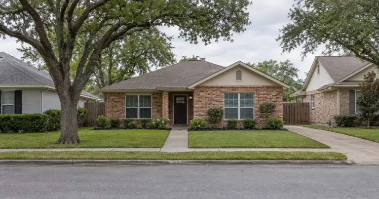 Cash-Out Refinance vs HELOC in Texas With a Low First Mortgage
