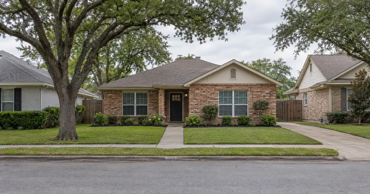 Cash-Out Refinance vs HELOC in Texas With a Low First Mortgage