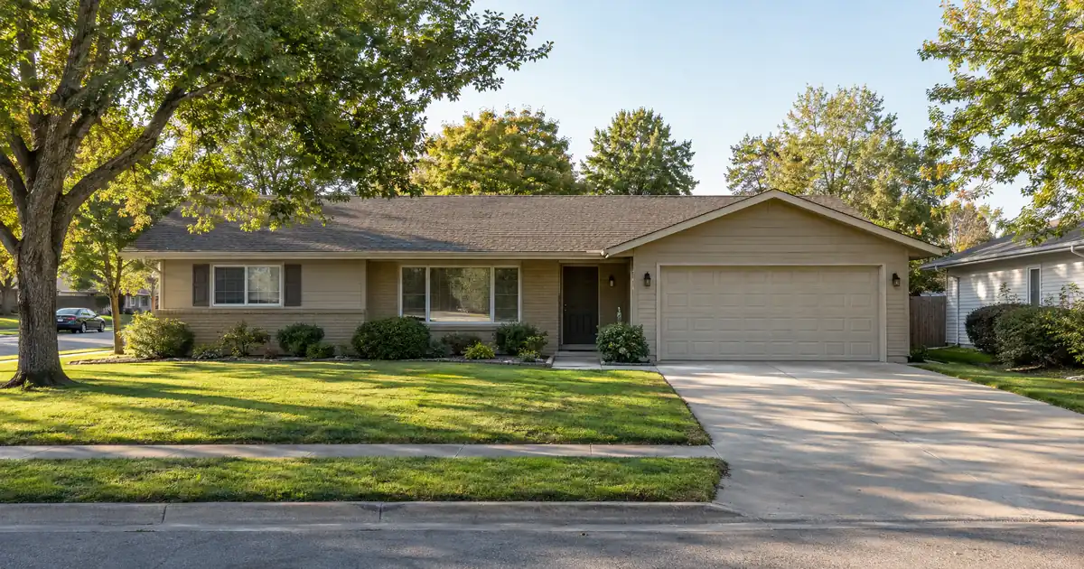 How to Pay for a Rental in Full With a Cash-Out Refinance