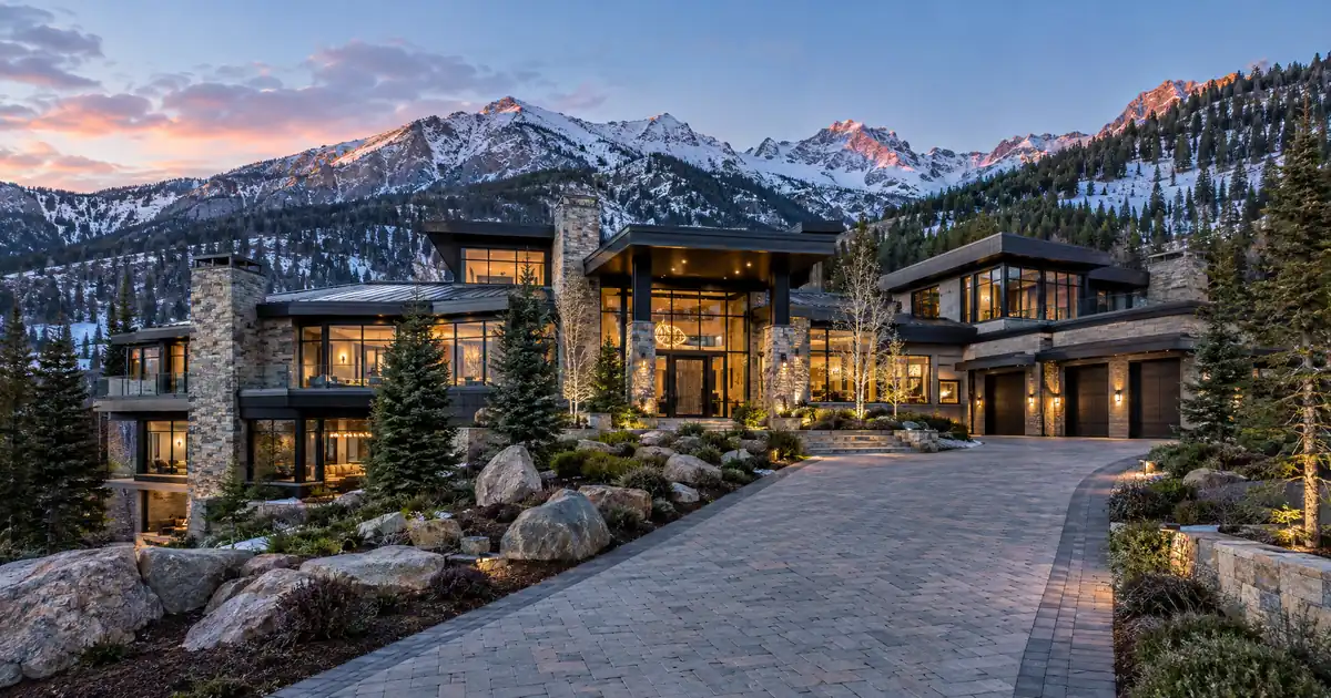 Does a High-Earning W-2 Homeowner Need a Broker for Jumbo Cash-Out?